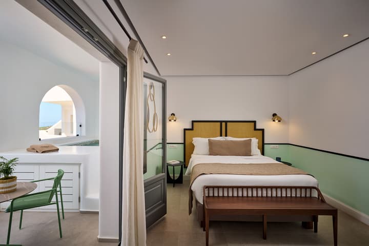 Alleys All-Suite Hotel & Spa