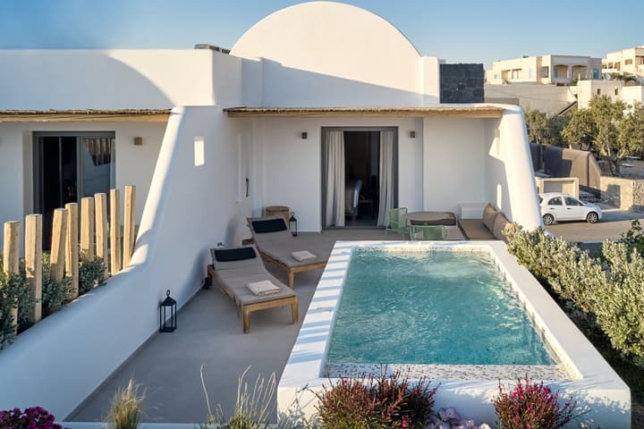 Alleys All-Suite Hotel & Spa