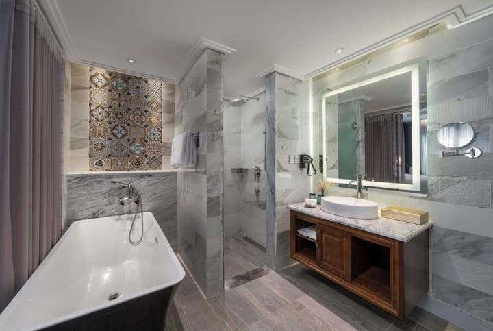 Peridot Grand Luxury Boutique Hotel