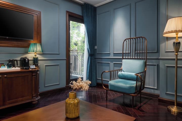 Peridot Grand Luxury Boutique Hotel