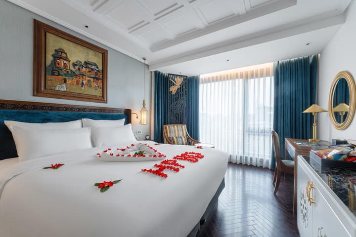 Peridot Grand Luxury Boutique Hotel