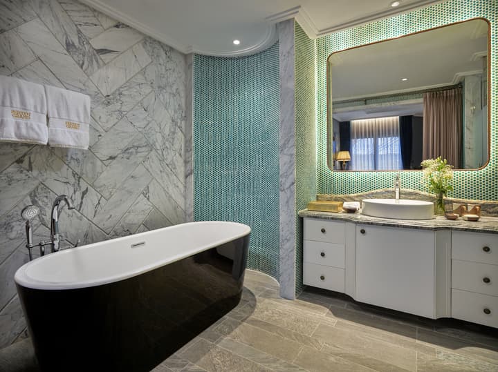 Peridot Grand Luxury Boutique Hotel