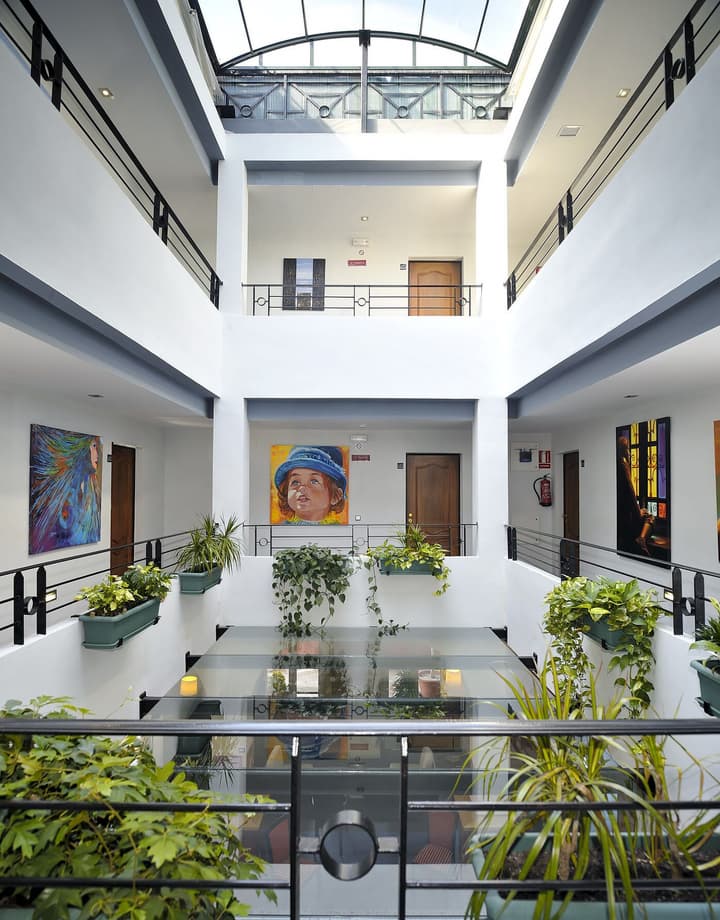 Atrium Hotel
