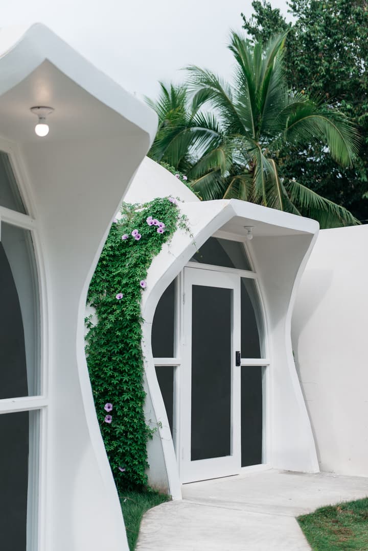 Igloo Beach Lodge