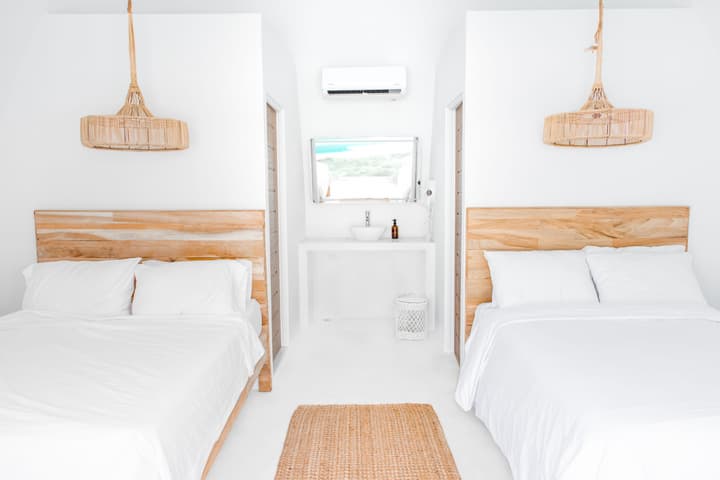 Igloo Beach Lodge