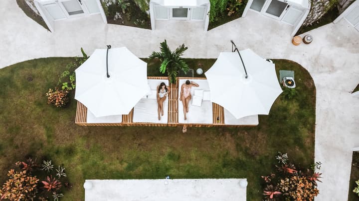 Igloo Beach Lodge