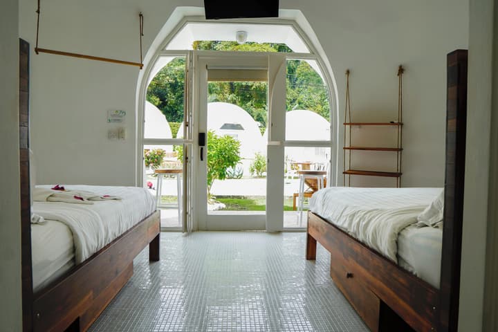 Igloo Beach Lodge
