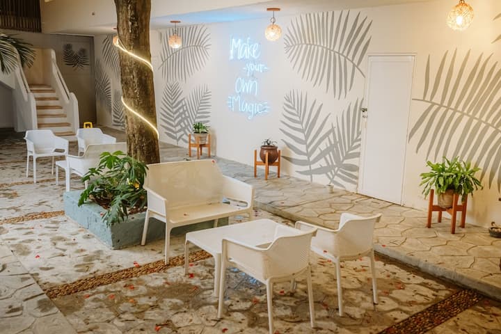 Ahava Hotel