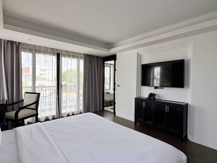 Glory Boutique Suite