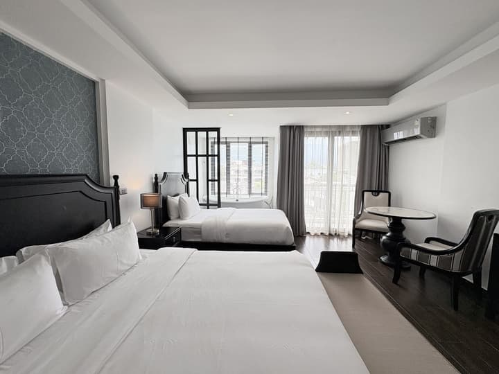 Glory Boutique Suite