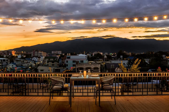 Glory Boutique Suite