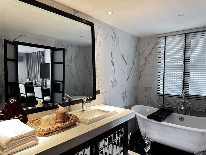 Glory Boutique Suite