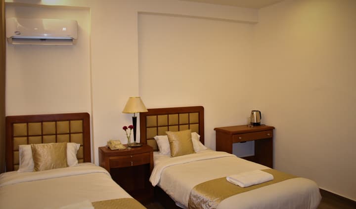 New MerryLand Hotel
