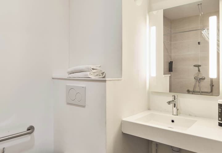 B&B HOTEL Paris Porte de Bagnolet