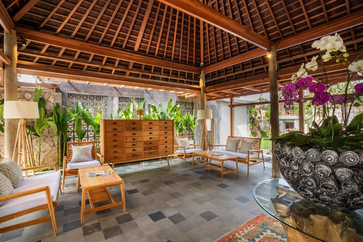 Dinara Ubud