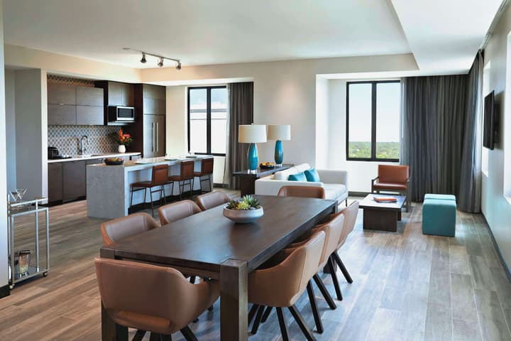 THesis Hotel Miami Coral Gables, Curio Collection by Hilton