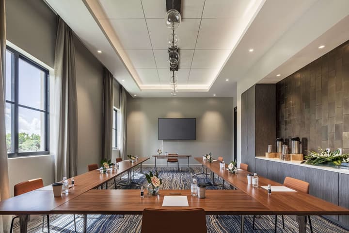 THesis Hotel Miami Coral Gables, Curio Collection by Hilton