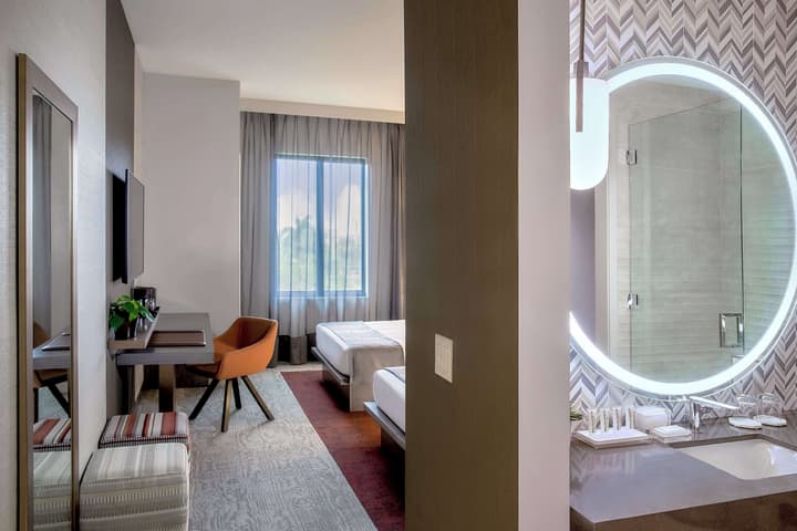 THesis Hotel Miami Coral Gables, Curio Collection by Hilton