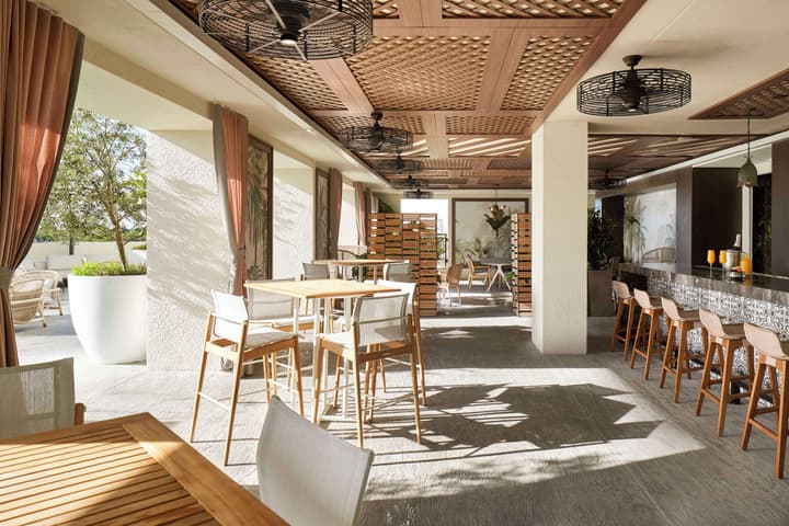 THesis Hotel Miami Coral Gables, Curio Collection by Hilton