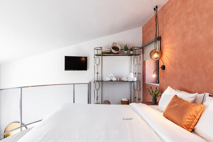 Cocooning Suites by Blue Carpet