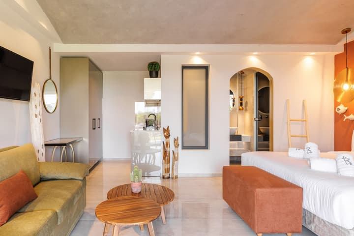 Cocooning Suites by Blue Carpet
