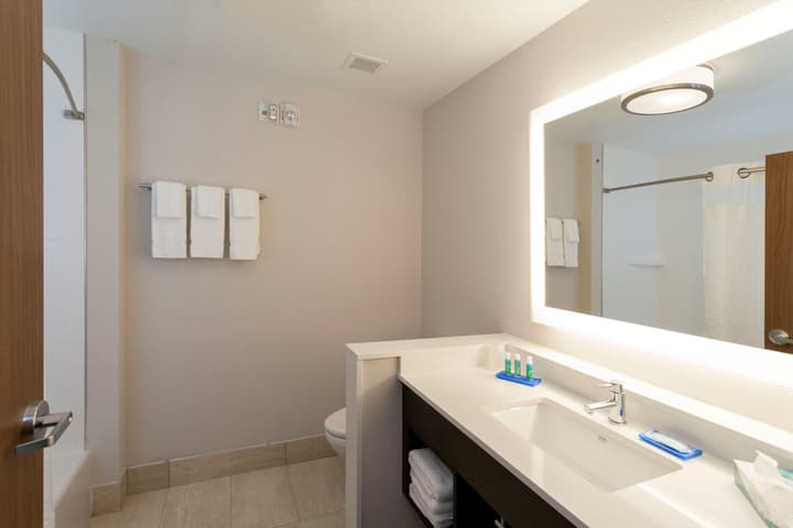 Holiday Inn Express Amherst - Lockport by IHG