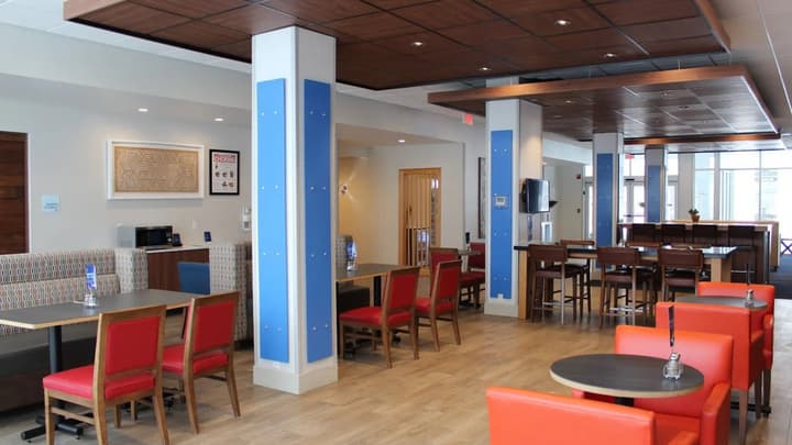 Holiday Inn Express Amherst - Lockport by IHG