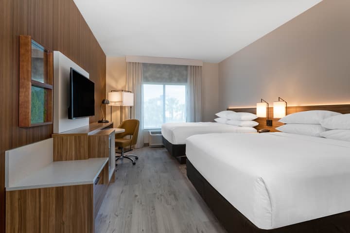 Wyndham Garden Orlando Universal / I Drive