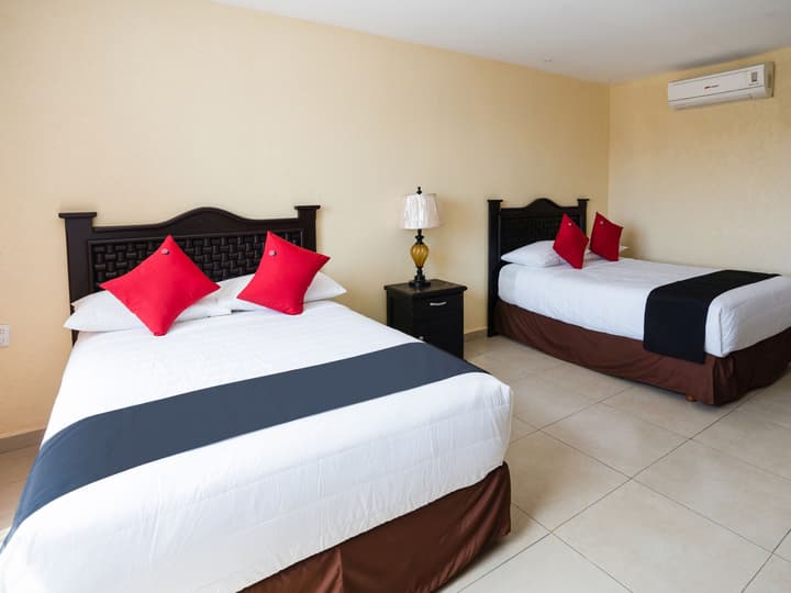 Capital O Hotel Los Caracoles, Acapulco