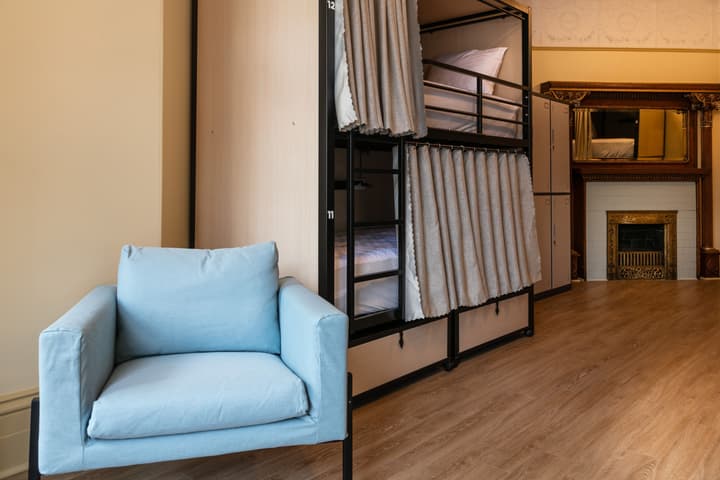 QBEDS Hostel