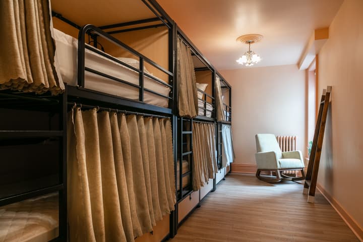 QBEDS Hostel