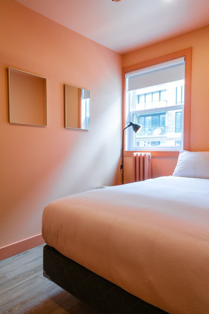 QBEDS Hostel