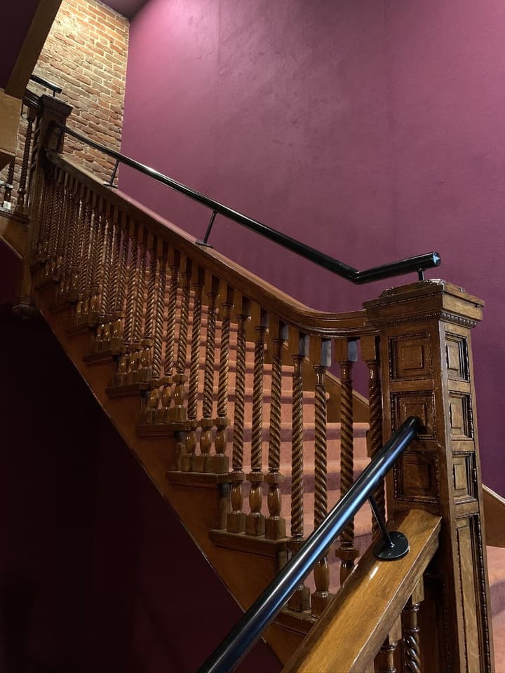 QBEDS Hostel