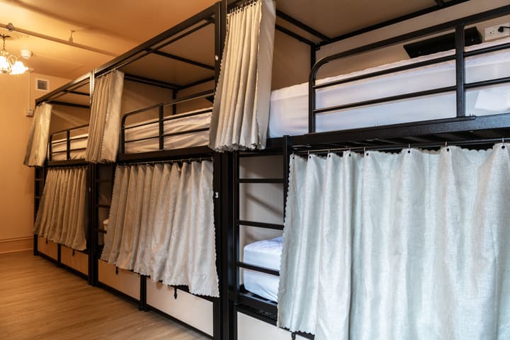 QBEDS Hostel