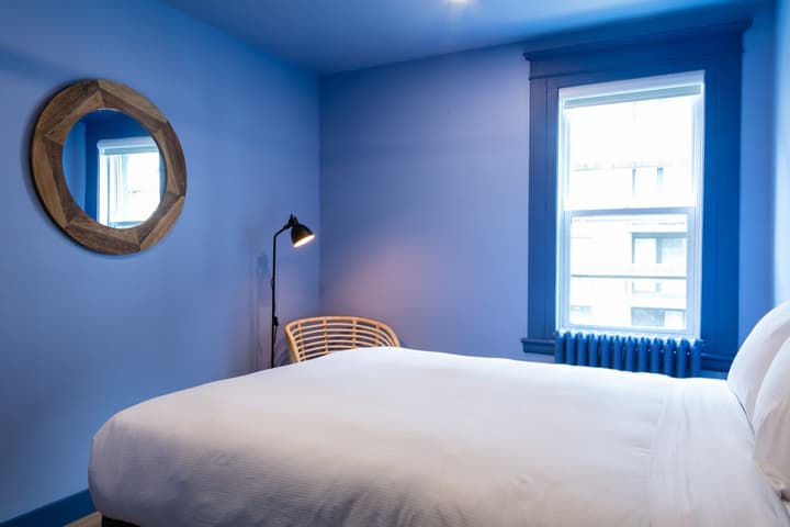 QBEDS Hostel