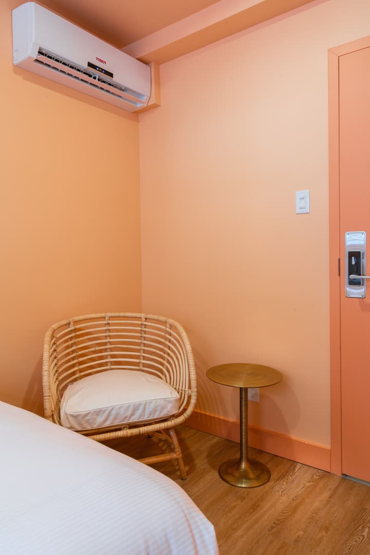 QBEDS Hostel