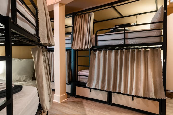 QBEDS Hostel