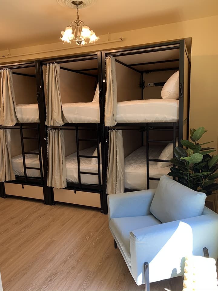 QBEDS Hostel