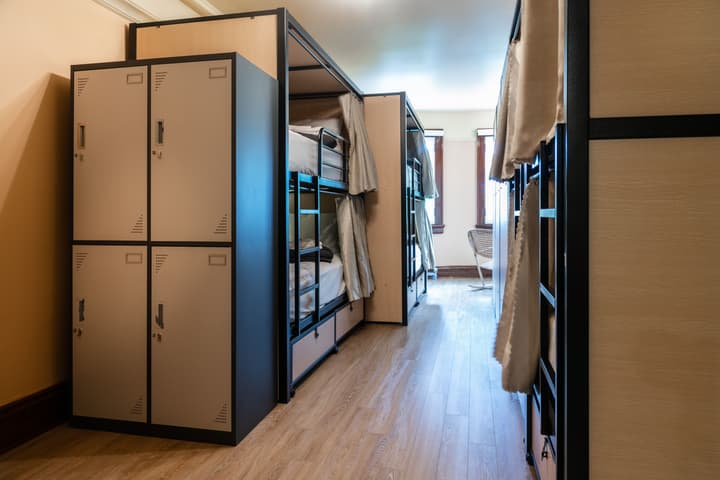 QBEDS Hostel