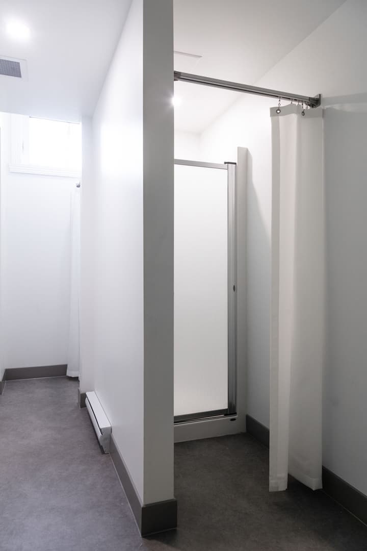 QBEDS Hostel