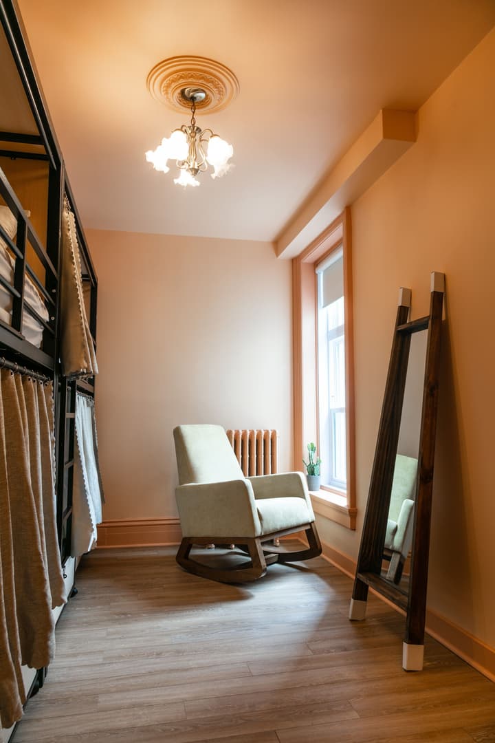QBEDS Hostel