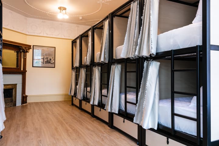 QBEDS Hostel