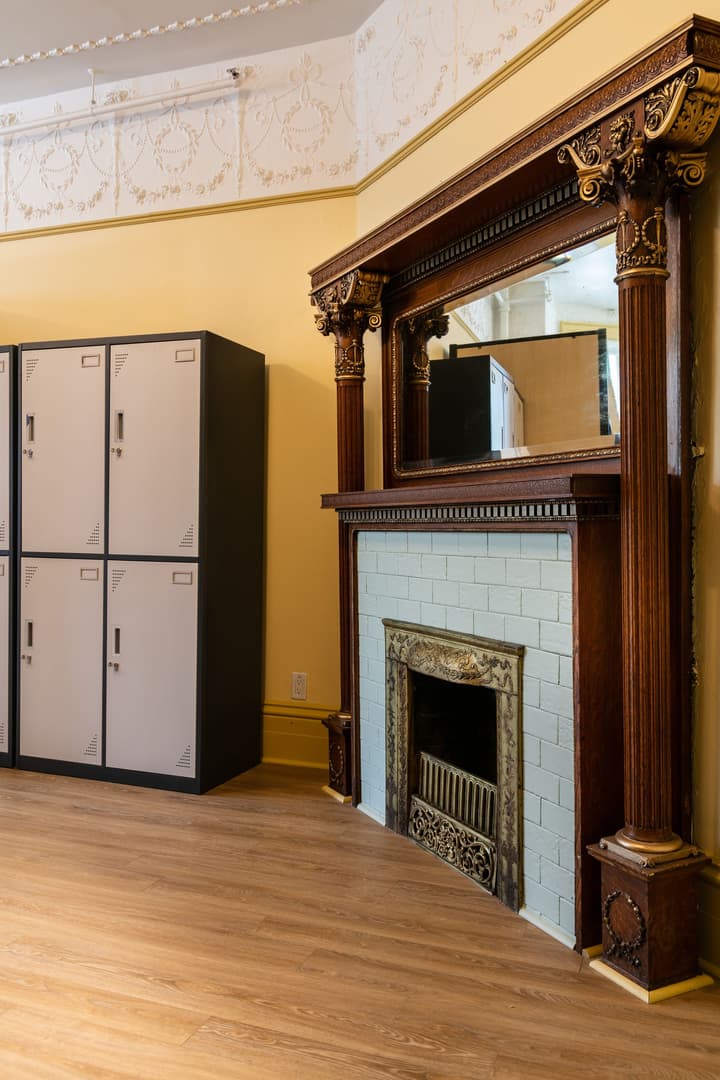 QBEDS Hostel