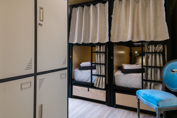 QBEDS Hostel