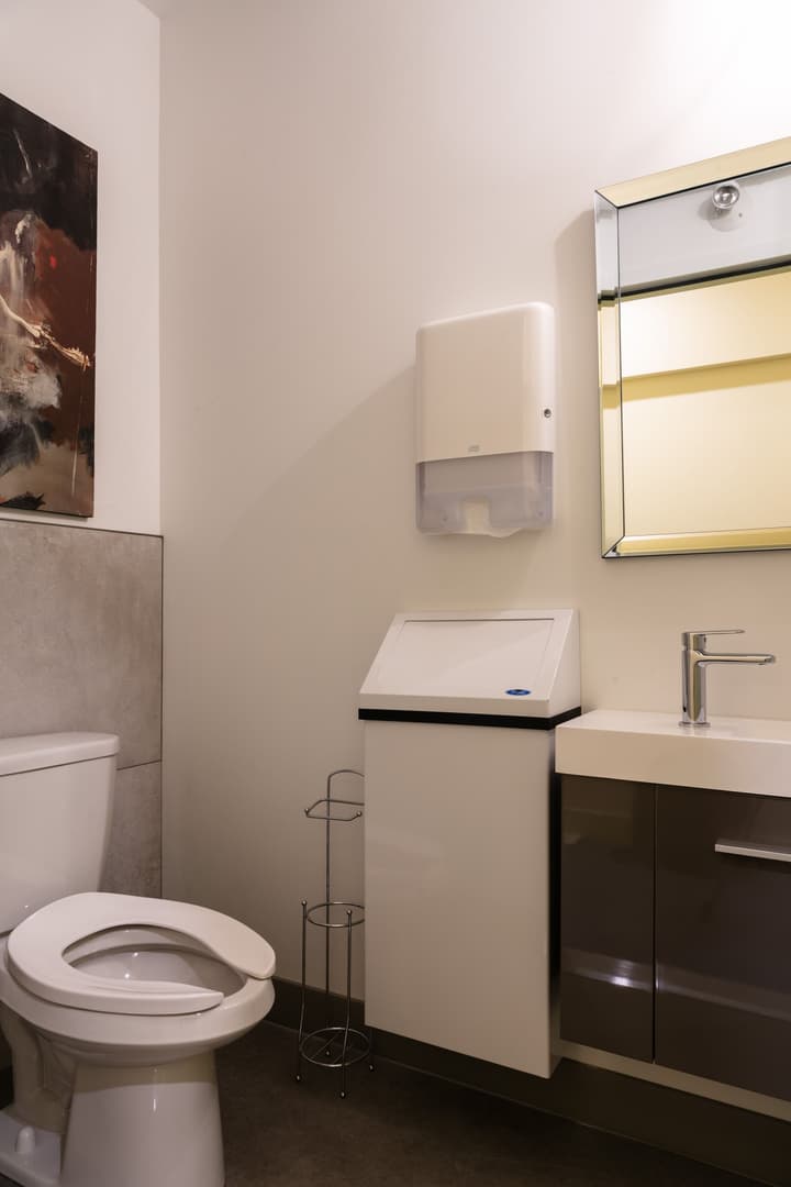 QBEDS Hostel