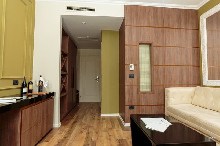 Regina City Hotel