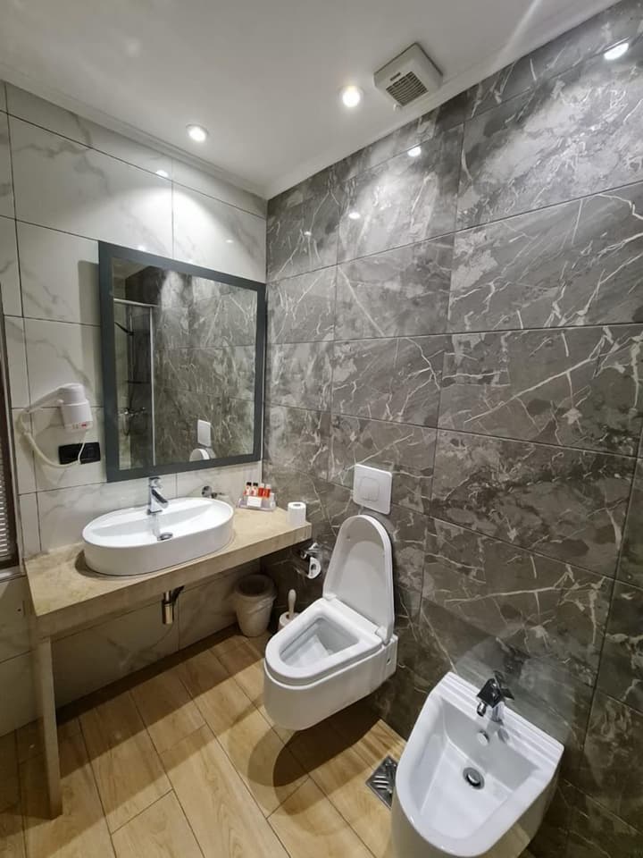 Regina City Hotel