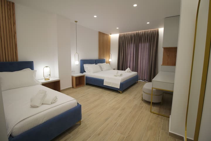 Julia Hotel