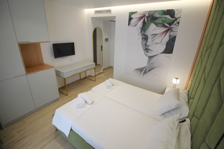 Julia Hotel