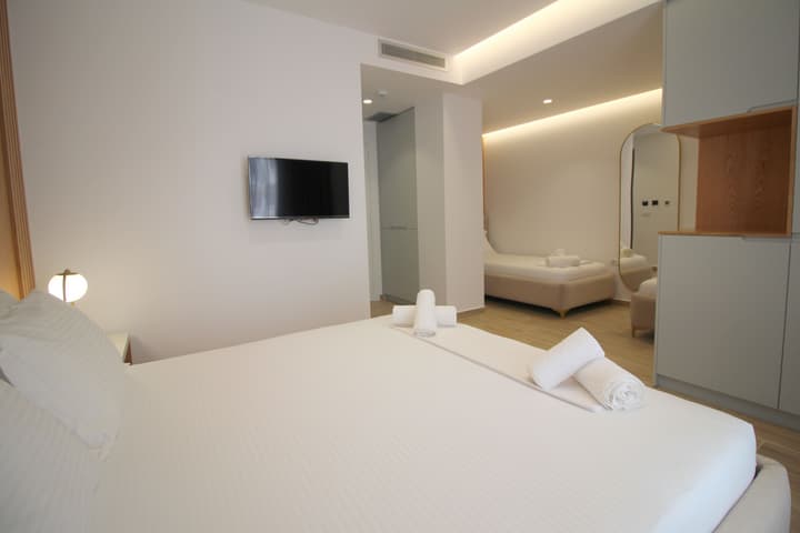 Julia Hotel